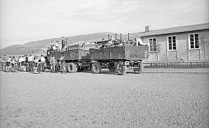 1950_umzug zur schulbaracke03